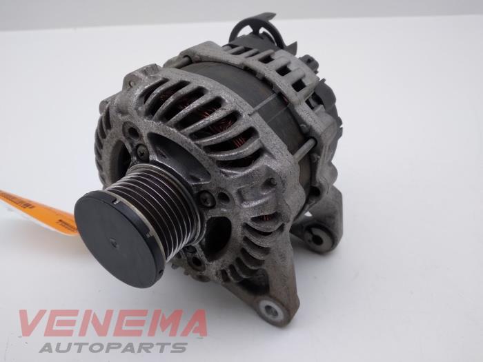 Dynamo van een Renault Megane IV (RFBB) 1.3 TCe 115 16V 2018