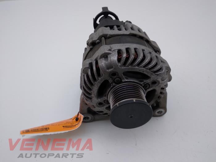Gebruikte Dynamo Renault Megane IV (RFBB) 1.3 TCe 115 16V Prijs € 59,99 Margeregeling aangeboden door Venema Autoparts
