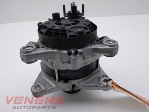 Dynamo van een Renault Megane IV (RFBB) 1.3 TCe 115 16V 2018