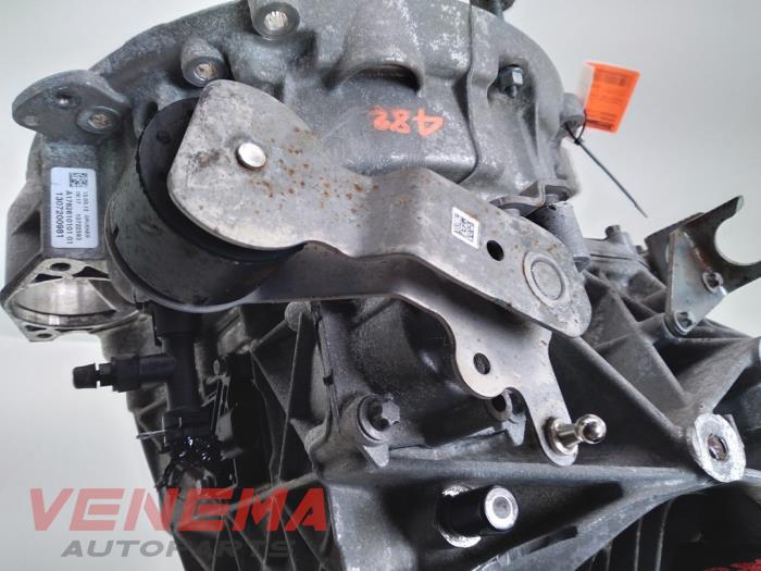 Versnellingsbak van een Mercedes-Benz A (W176) 1.6 A-180 16V 2014