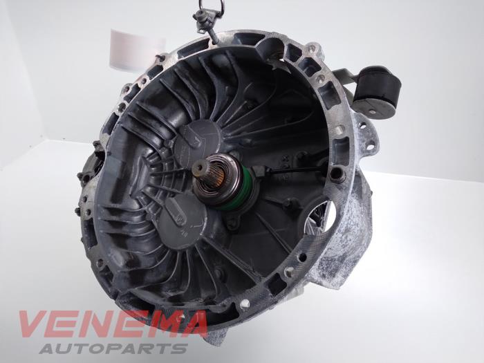 Versnellingsbak van een Mercedes-Benz A (W176) 1.6 A-180 16V 2014