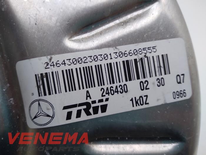 Rembekrachtiger van een Mercedes-Benz A (W176) 1.6 A-180 16V 2014
