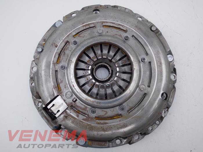 Gebruikte Koppelingsset (compleet) Mercedes A (W176) 1.6 A-180 16V Prijs € 99,99 Margeregeling aangeboden door Venema Autoparts