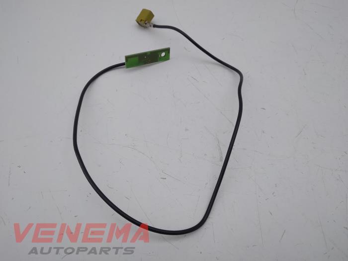Gebruikte Antenne bluetooth Mercedes A (W176) 1.6 A-180 16V Prijs € 14,99 Margeregeling aangeboden door Venema Autoparts