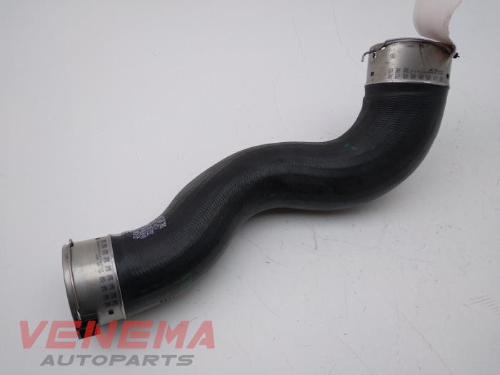 Gebruikte Intercooler Slang Mercedes A (W176) 1.6 A-180 16V Prijs € 14,99 Margeregeling aangeboden door Venema Autoparts