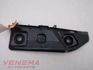 Gebruikte Bumpersteun links-achter Mercedes A (W176) 1.6 A-180 16V Prijs € 9,99 Margeregeling aangeboden door Venema Autoparts