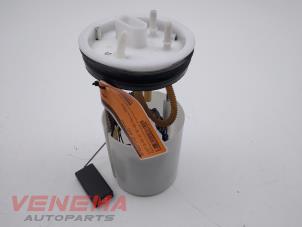 Gebruikte Tank element Pomp Volkswagen Polo V (6R) 1.0 12V BlueMotion Technology Prijs € 19,99 Margeregeling aangeboden door Venema Autoparts