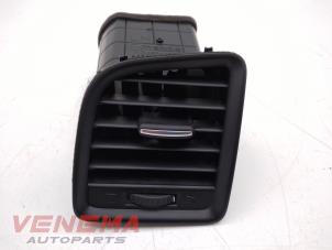 Gebruikte Luchtrooster Dashboard Mazda CX-5 I (KE,GH) 2.2 Skyactiv D 16V 4WD Prijs € 19,99 Margeregeling aangeboden door Venema Autoparts