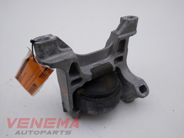 Gebruikte Motorsteun Mazda CX-5 I (KE,GH) 2.2 Skyactiv D 16V 4WD Prijs € 34,99 Margeregeling aangeboden door Venema Autoparts