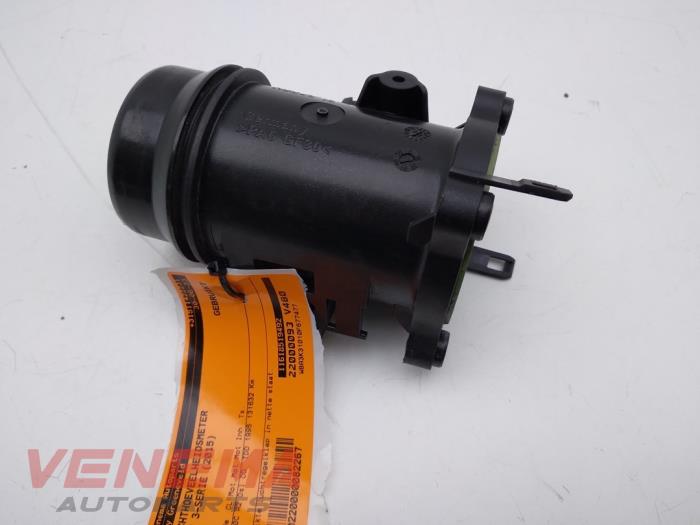 Luchthoeveelheidsmeter van een BMW 3 serie Touring (F31) 320d 2.0 16V 2015
