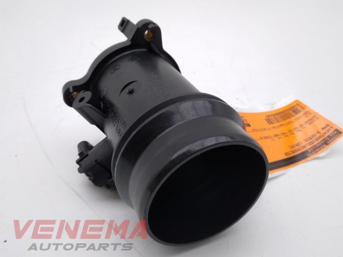 Luchthoeveelheidsmeter van een BMW 3 serie Touring (F31) 320d 2.0 16V 2015