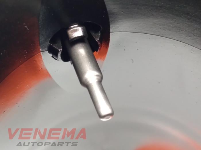 Luchthoeveelheidsmeter van een BMW 3 serie Touring (F31) 320d 2.0 16V 2015