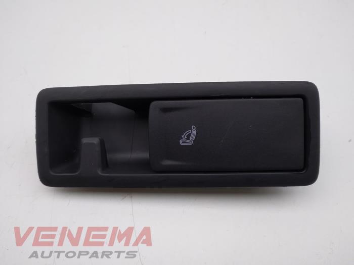 Gebruikte Diversen Seat Leon ST (5FF) 1.4 TSI EcoFuel 16V Prijs € 14,99 Margeregeling aangeboden door Venema Autoparts
