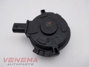 Gebruikte Nokkenas Sensor Mini Countryman (F60) 1.5 12V One Prijs € 14,99 Margeregeling aangeboden door Venema Autoparts