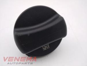 Gebruikte Tankdop Mini Countryman (F60) 1.5 12V One Prijs € 9,99 Margeregeling aangeboden door Venema Autoparts