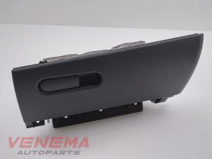 Gebruikte Dashboardkastje Mini Countryman (F60) 1.5 12V One Prijs € 99,99 Margeregeling aangeboden door Venema Autoparts