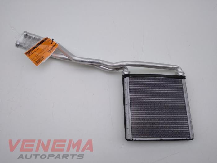 Gebruikte Radiateur Mini Countryman (F60) 1.5 12V One Prijs € 69,99 Margeregeling aangeboden door Venema Autoparts