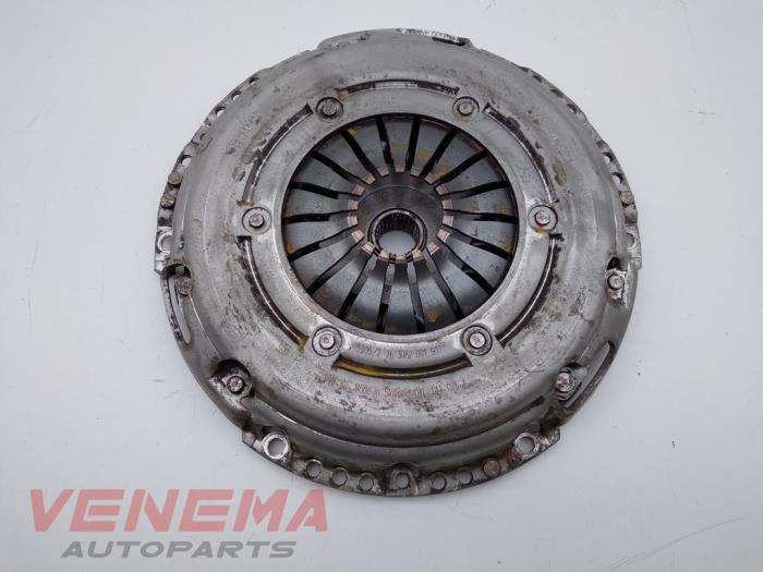 Gebruikte Koppelingsset (compleet) Skoda Fabia III Combi (NJ5) 1.2 TSI 16V Greentech Prijs € 49,99 Margeregeling aangeboden door Venema Autoparts