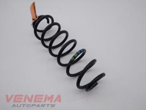 Gebruikte Schroefveer achter Skoda Fabia III Combi (NJ5) 1.2 TSI 16V Greentech Prijs € 19,99 Margeregeling aangeboden door Venema Autoparts