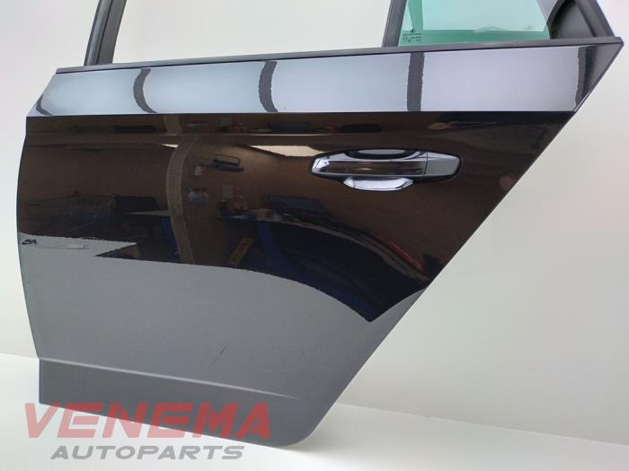 Portier 4Deurs links-achter van een Skoda Fabia III Combi (NJ5) 1.2 TSI 16V Greentech 2015