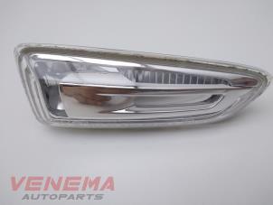 Gebruikte Pinker rechts Opel Crossland (X) 1.2 Turbo 12V Prijs € 9,99 Margeregeling aangeboden door Venema Autoparts