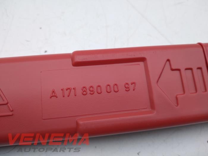 Gevarendriehoek van een Mercedes-Benz E Estate (S213) E-300de 2.0 Turbo 16V 2020