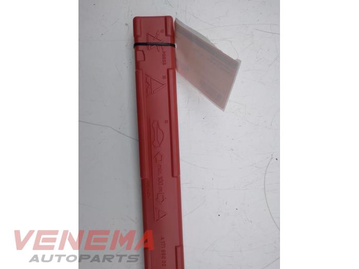 Gevarendriehoek van een Mercedes-Benz E Estate (S213) E-300de 2.0 Turbo 16V 2020