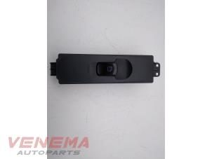 Gebruikte Ruit schakelaar elektrisch Mercedes Sprinter 3,5t (906.73) 316 CDI 16V Prijs € 19,99 Margeregeling aangeboden door Venema Autoparts
