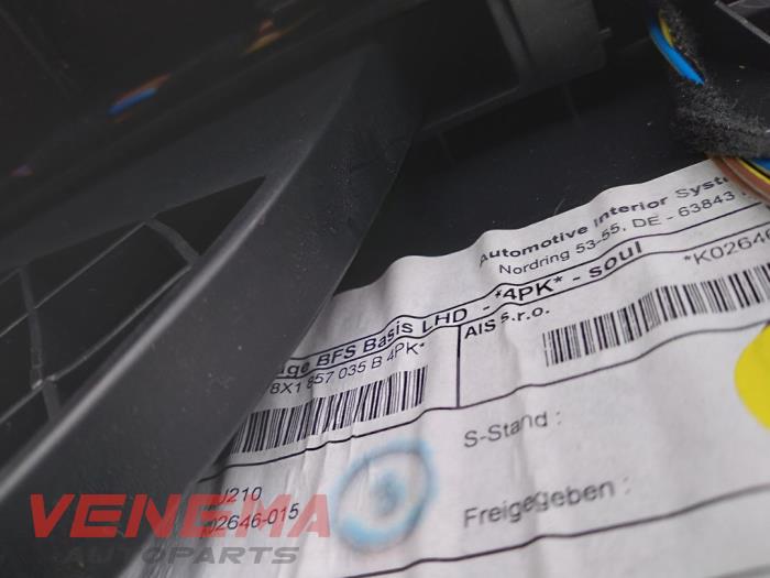 Dashboardkastje van een Audi A1 Sportback (8XA/8XF) 1.2 TFSI 2014
