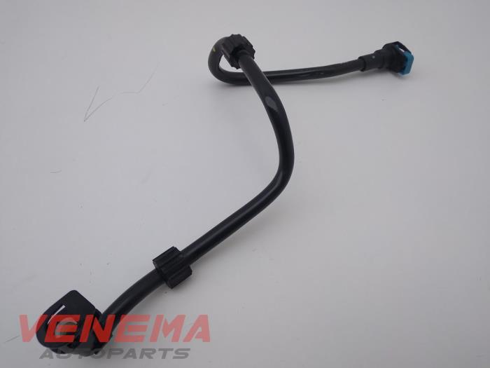 Gebruikte Brandstofleiding Mercedes E Estate (S213) E-300de 2.0 Turbo 16V Prijs € 9,99 Margeregeling aangeboden door Venema Autoparts