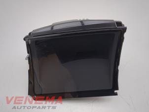 Gebruikte Head-up display Mercedes E Estate (S213) E-300de 2.0 Turbo 16V Prijs € 699,99 Margeregeling aangeboden door Venema Autoparts