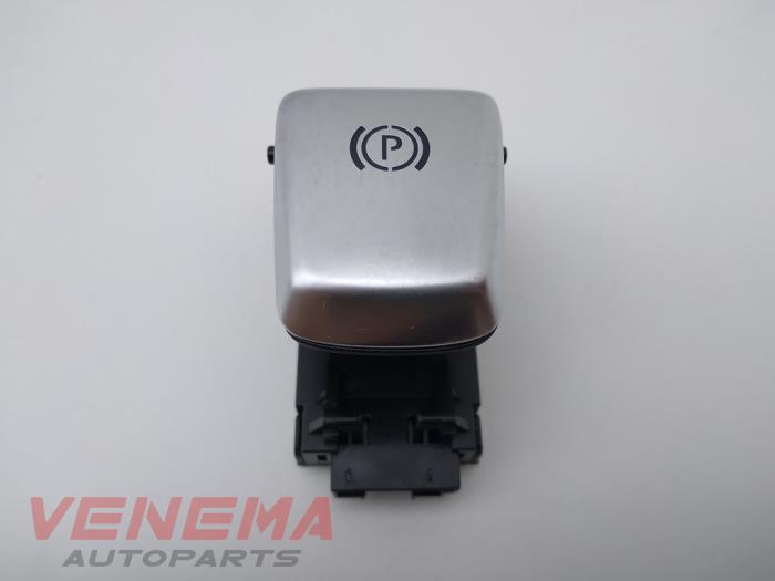 Gebruikte Handrem schakelaar Mercedes E Estate (S213) E-300de 2.0 Turbo 16V Prijs € 14,99 Margeregeling aangeboden door Venema Autoparts