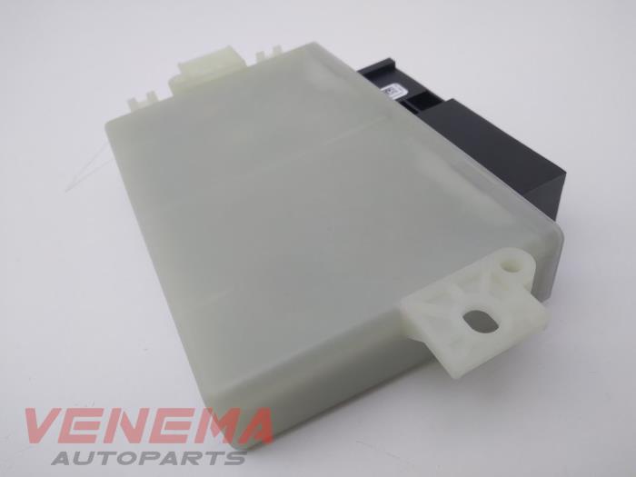 Adblue Computer van een Mercedes-Benz E Estate (S213) E-300de 2.0 Turbo 16V 2020