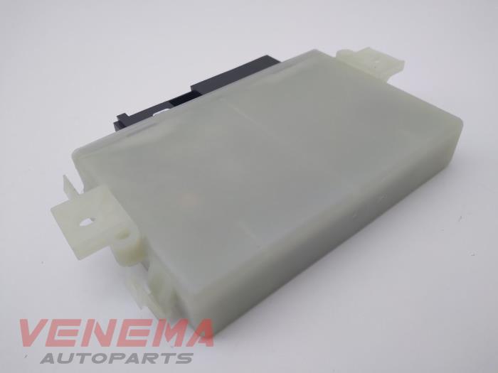 Adblue Computer van een Mercedes-Benz E Estate (S213) E-300de 2.0 Turbo 16V 2020