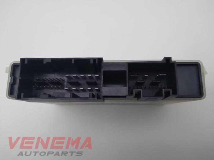 Adblue Computer van een Mercedes-Benz E Estate (S213) E-300de 2.0 Turbo 16V 2020