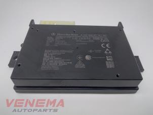 Gebruikte Telefoon Module Mercedes E Estate (S213) E-300de 2.0 Turbo 16V Prijs € 124,99 Margeregeling aangeboden door Venema Autoparts