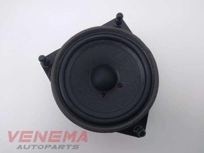 Gebruikte Luidspreker Mercedes E Estate (S213) E-300de 2.0 Turbo 16V Prijs € 29,99 Margeregeling aangeboden door Venema Autoparts