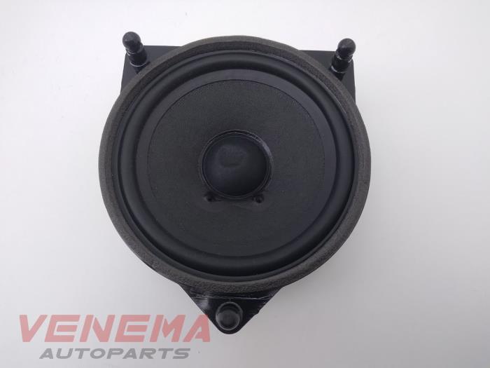Gebruikte Luidspreker Mercedes E Estate (S213) E-300de 2.0 Turbo 16V Prijs € 29,99 Margeregeling aangeboden door Venema Autoparts