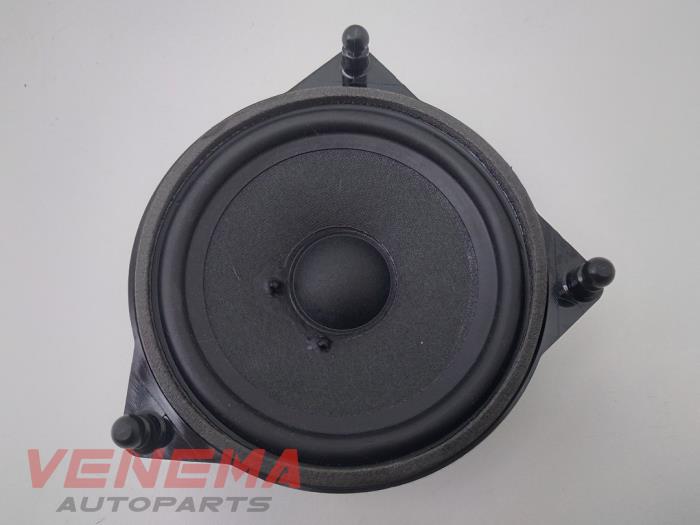 Gebruikte Luidspreker Mercedes E Estate (S213) E-300de 2.0 Turbo 16V Prijs € 29,99 Margeregeling aangeboden door Venema Autoparts