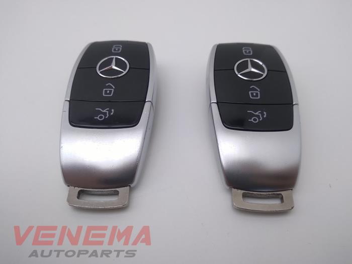Sleutel van een Mercedes-Benz E Estate (S213) E-300de 2.0 Turbo 16V 2020
