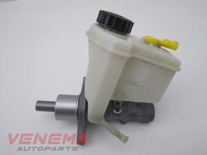 Gebruikte Hoofdremcilinder BMW Z4 Roadster (E89) sDrive 18i 2.0 16V Prijs € 129,99 Margeregeling aangeboden door Venema Autoparts