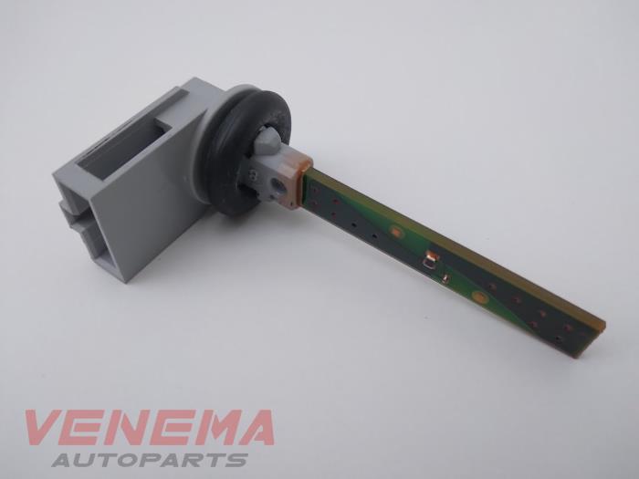 Gebruikte Temperatuursensor binnen Audi A1 Sportback (GBA) 1.0 25 TFSI 12V Prijs € 9,99 Margeregeling aangeboden door Venema Autoparts