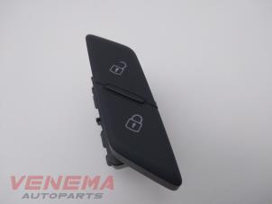 Gebruikte Centrale deurvergrendeling Schakelaar Audi A1 Sportback (GBA) 1.0 25 TFSI 12V Prijs € 14,99 Margeregeling aangeboden door Venema Autoparts