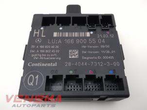 Gebruikte Centrale Deurvergrendelings Module Mercedes ML III (166) 3.0 ML-350 BlueTEC V6 24V 4-Matic Prijs € 99,99 Margeregeling aangeboden door Venema Autoparts