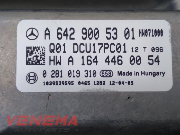 EGR module van een Mercedes-Benz ML III (166) 3.0 ML-350 BlueTEC V6 24V 4-Matic 2014