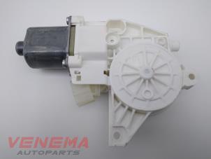 Gebruikte Motor electrisch raam Mercedes ML III (166) 3.0 ML-350 BlueTEC V6 24V 4-Matic Prijs € 19,99 Margeregeling aangeboden door Venema Autoparts