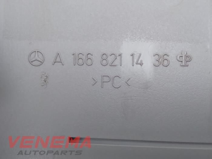 Afdekplaat diversen van een Mercedes-Benz ML III (166) 3.0 ML-350 BlueTEC V6 24V 4-Matic 2014