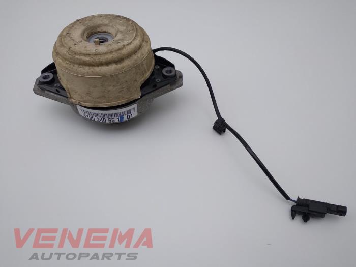 Gebruikte Motorsteun Mercedes ML III (166) 3.0 ML-350 BlueTEC V6 24V 4-Matic Prijs € 59,99 Margeregeling aangeboden door Venema Autoparts