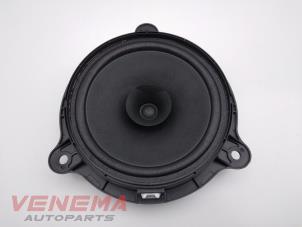 Gebruikte Speaker Renault Captur (2R) 0.9 Energy TCE 12V Prijs € 14,99 Margeregeling aangeboden door Venema Autoparts
