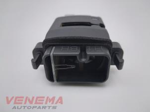 Gebruikte Temperatuursensor binnen Ford Fiesta 7 1.0 EcoBoost 12V 100 Prijs € 19,99 Margeregeling aangeboden door Venema Autoparts